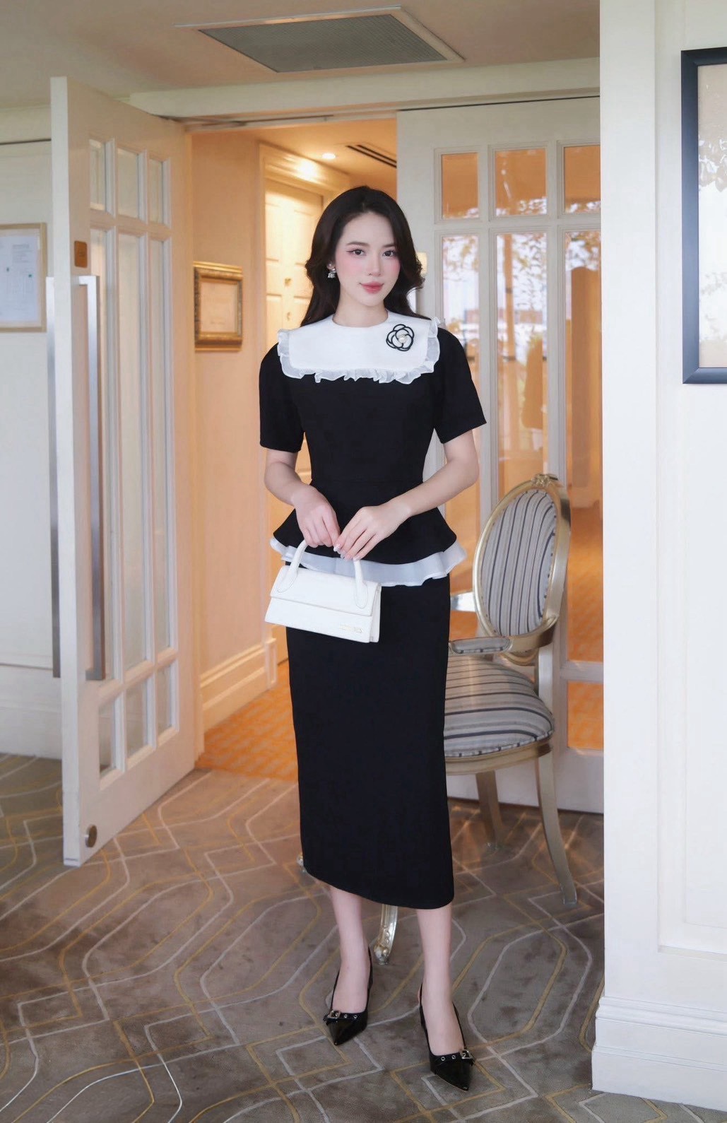 ชุดเซทแฟชั่น ชุด Set4ชิ้น เสื้อแขนสั้นสึดำ ดีเทลแต่งระบายผ้าแก้วสีขาวชายเสื้อ