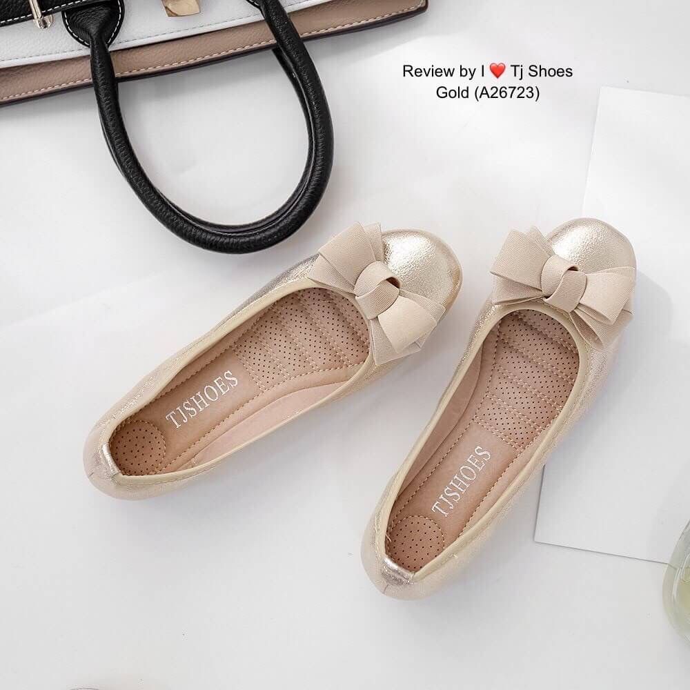 ใครชอบแนวเกร๋ๆ ใส่นุ่มเบาสบายจัดคู่นี้เลยจร้า พร้อมส่งรองเท้าคัชชูเพื่อสุขภาพ รุ่นนี้เป็นงานสั่งทำพิเศษใช้วัสดุคุณภาพดีทั้งหมด ทำจากผ้าใส่นิ่มสุดๆ ส้นเกรด A น้ำหนักเบา บิดงอได้ใส่แล้วยืดหยุ่นตามเท้า พื้นบุนิ่มมีรูระบายอากาศทำให้ไม่อับเท้า ใส่นุ่มเดินทั้งท