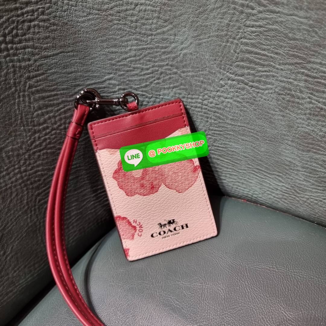 กระเป๋าใส่บัตรคล้องคอ Coach card holder ราคาพิเศษสุดๆ!!! ของหายาก!! ง่ายๆแบบไม่ธรรมดา!! คลาสสิคแต่มีดีเทลโดดเด่น!! กระเป๋าถนอมบัตร พร้อมสายคล้องคอ ดีไซน์ลวดลายสวย ดูดีทุกแบบ ใช้งานง่าย พกพาสะดวก จะใส่บัตรพนักงาน บัตรเครดิต บัตรปชช. ใบขับขี่ และบัตรอื่นๆที