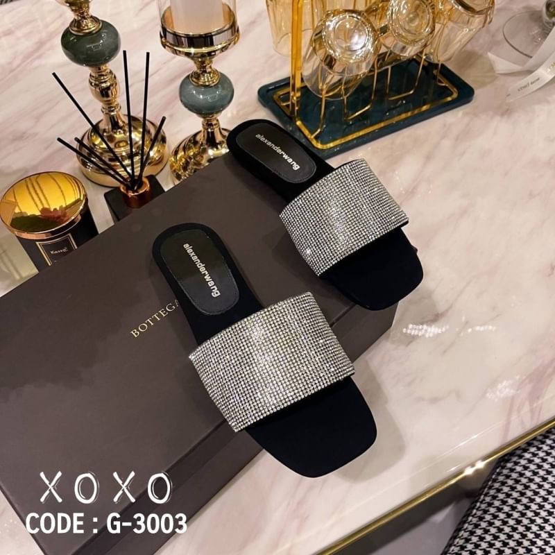 แตะสวม เพชร วิ้ง สวย อลัง ใส่สบาย น้ำหนักเบา แมทส์ชุดง่าย