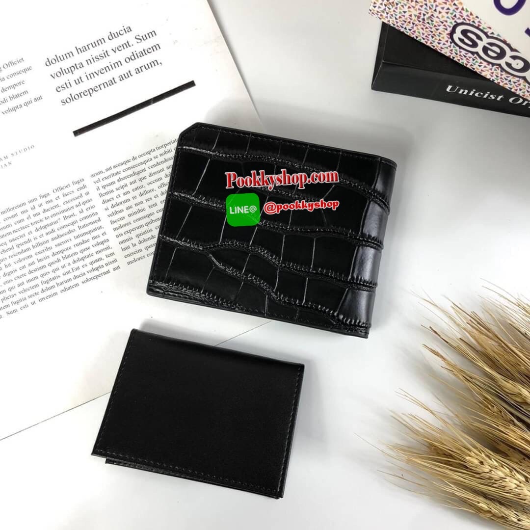 Calvin Klein Short Wallet กระเป๋าสตางค์ใบสั้น มาพร้อมกระเป๋าใส่บัตรใบเล็กอีก 1 ใบ จะมอบเป็นของขวัญหรือใช้เองก็แนะนำค่ะ