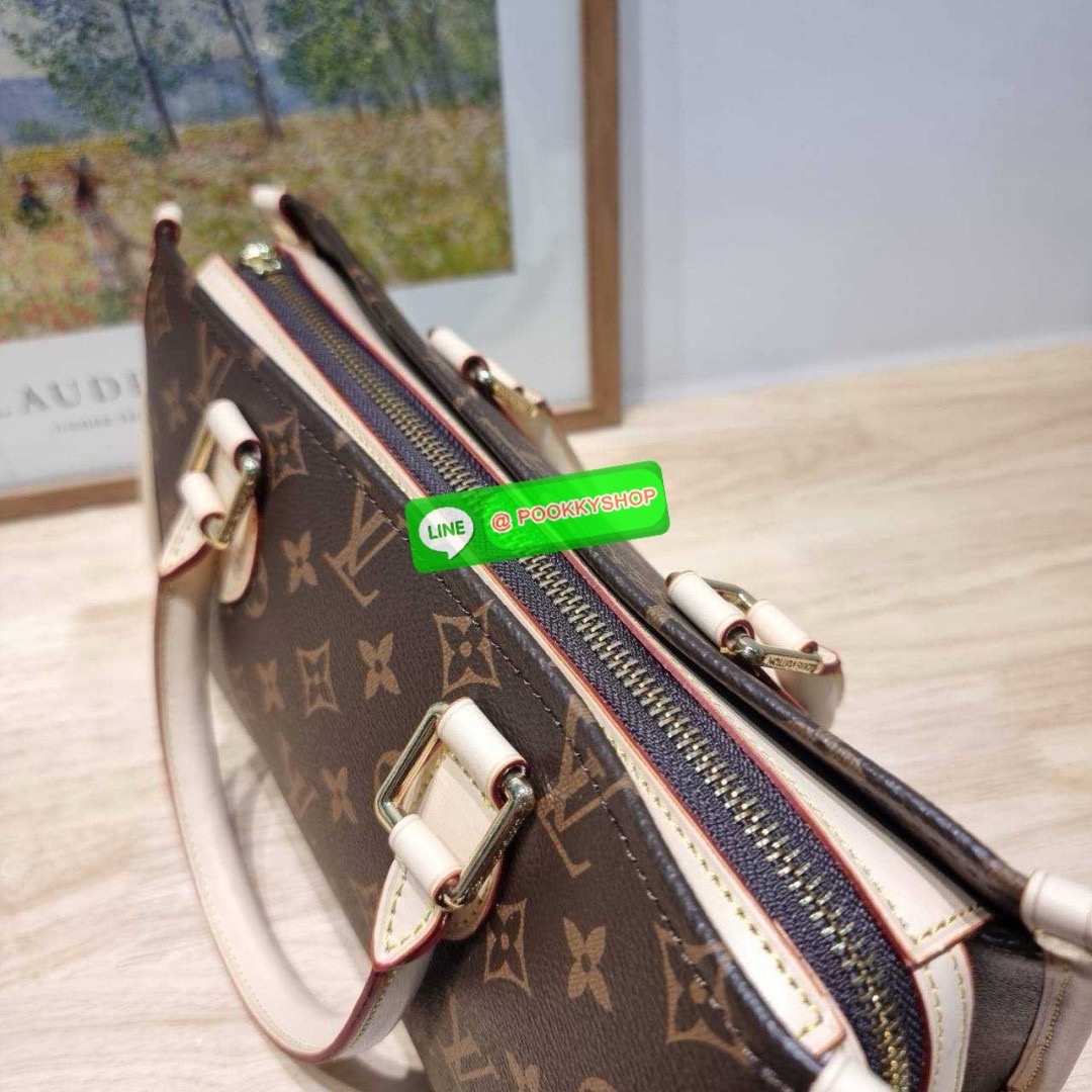 LV popincourt handle bag 🔆 Details ไอเท็มสุดคลาสสิคหายาก กระเป๋าถือดีไซน์หรู ด้วยความเป็นโมโนแกรมเอกลักษณ์ สวยดูแพง ขนาดกำลังสวย ทำให้ถือไปไหนมาไหนได้คล่องตัว
