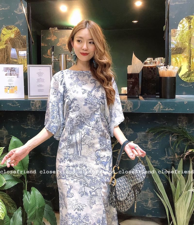 New! เดรสDior ทรงสวยหรู ใส่สลับหน้าหลังได้ค่ะ ใส่ออกงานก้อเลิศหรือใส่เดินเล่นชิวๆสวยสบัดพริ้ว ใส่สบาย ผ้านิ่ม คาดเข็มขัดดูสวยชิคขึ้นไปอีกกก^^