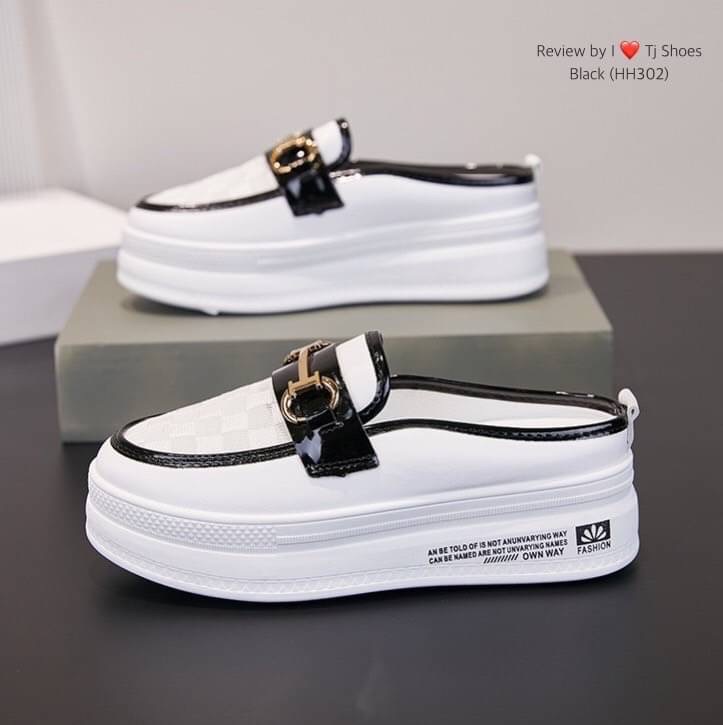 ที่สุดของความเกร๋ขายดีมากๆ ต้องยกให้คู่นี้จร้า!!! รองเท้าผ้าใบเพื่อสุขภาพ สุคคิ้วท์ สวมใส่ง่าย ทรงสวย พื้นยางอย่างดี รุ่นนี้ใส่แล้วเท้าไม่อับชื้นน่ะคะ จับแมทกับชุดอะไรก็เกร๋แถมใส่ได้เรื่อยๆ สวยด้วยเพื่อสุขภาพเท้าที่ดีด้วย ควรมีไว้เป็นคู่โปรด เป็นรุ่นที่ทา