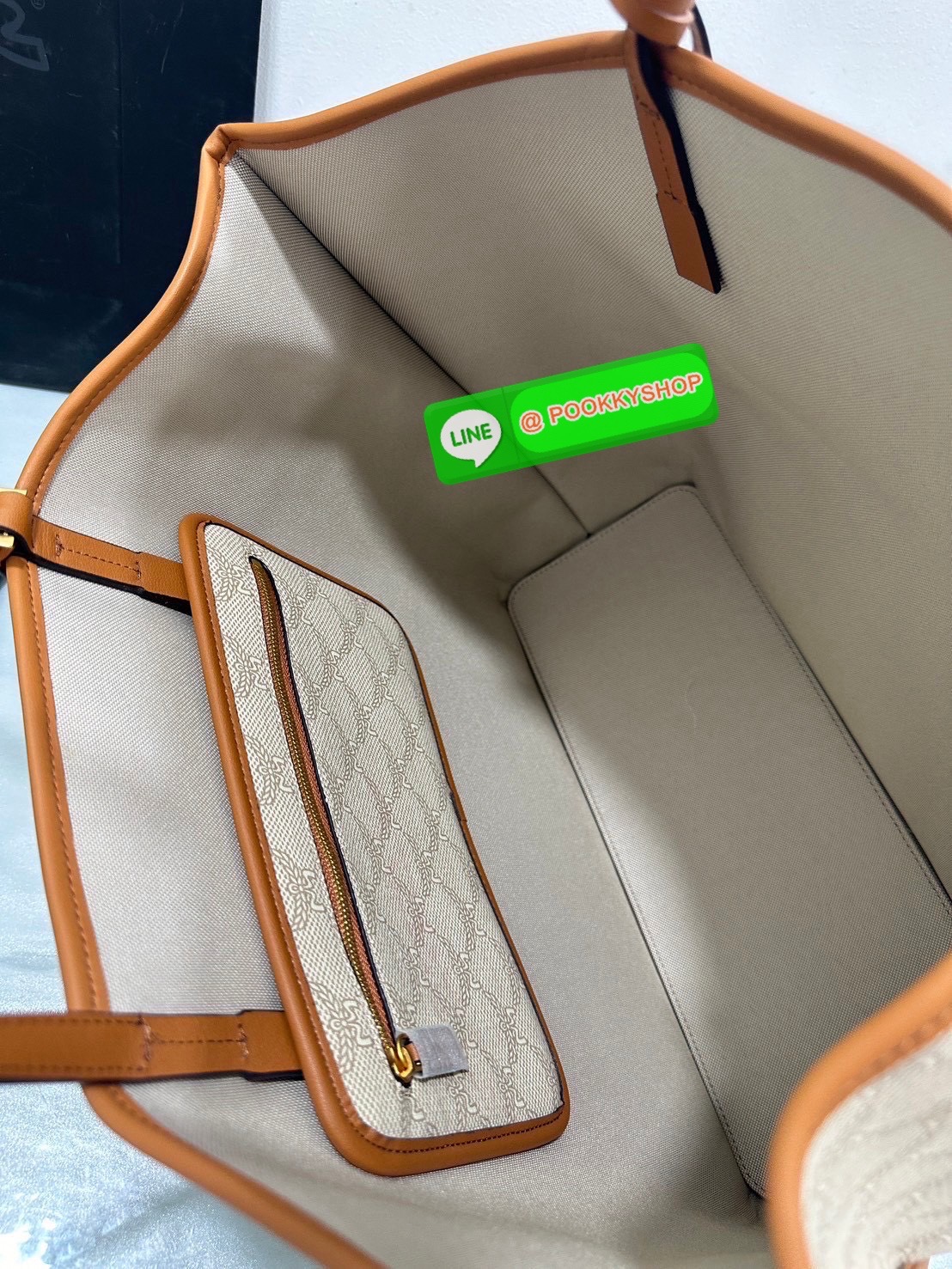 MCM Himmel Shopper in Lauretos • กระเป๋าช้อปเปอร์รุ่นHimmel Shopper • วัสดุ Lauretos Monogram Canvas ลายตัว M + ใบลอเรล เอกลักษณ์ใหม่ของ MCM