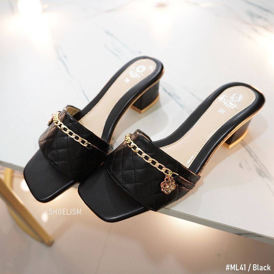 พร้อมส่งจ้า ใหม่ แม็กซี่2 งานสวยอีกแล้ว บอกเลยว่าเก็บเนี๊ยบทุกจุด แต่งอะไหล่เพิ่มความเรียบหรู หนังนิ่มใส่สบาย มีให้เลือก 3 สี สวยทุกสีเลยค่าา...