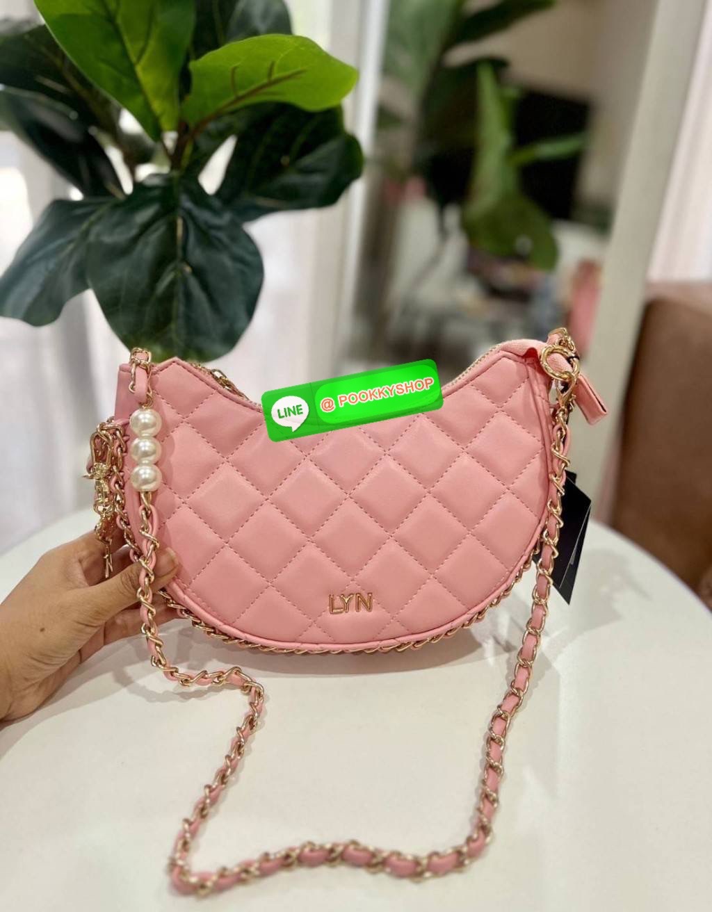 Lyn แท้ Outlet New Collection สะพายข้างได้ คล้องไหล่ได้