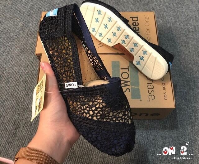 Toms Shoes พร้อมส่งค่ะส่งสุดฮิตรองเท้าสุดป๊อบมาทั้งลายNormal และลาย limited edition ใครรอรุ่นนี้อยู่ห้ามพลาดนะคะ