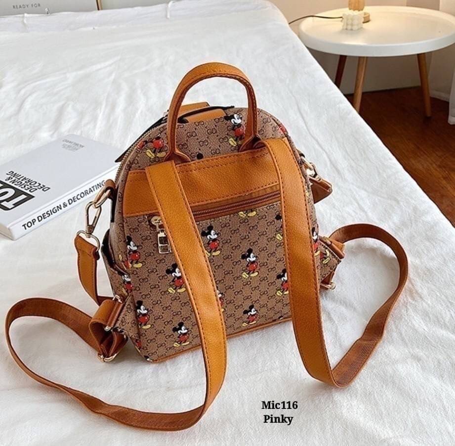 พร้อมส่ง Mic116 เป้ 2 in 1 Mic116 มาอีกงานสุดฮิต เป้กุดชี่ มารวมตัวกันกับพี่มิกกี้เมาส์ที่สาวๆชื่นชอบ ผลิตจาก pu เกรดพรีเมี่ยม งานเป็นทรงสวย ช่องใส่เยอะ ใช้งานได้ทั้งแบบเป้ และมีสายสะพายข้างให้ด้วย สะดวกในการใช้งาน