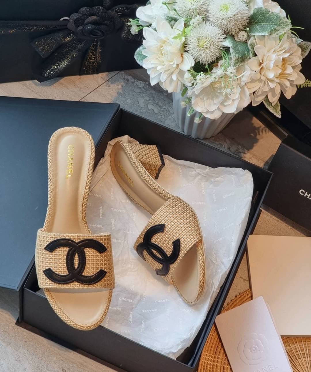 🌟งานเข้าใหม่จร้า🌟 แบบเข้าใหม่ รองเท้าส้นตัน Chanel เย็บโลโก้CC สวยมากคะ พื้นปั้มแบรนด์