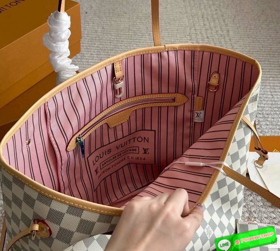 🕊️ พร้อมส่ง | LV Neverfull MM bag กระเป๋าสะพายทรโท้ทใบใหญ่ ขนาดยอดนิยมจุของได้เยอะ มาพร้อมใบลูก สะพายไปเที่ยวต่างจังหวัดคือดีงามมากจ้า หรือจะสะพายไปทำงาน ไปต่างประเทศก็สะดวก ราคาสุดคุ้ม จับจองเป็นเจ้าของได้เลยตอนนี้จัด!!