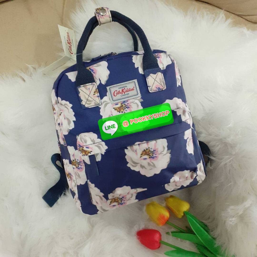 Best Seller !! Cath Kidston Multi Strap Backpack กระเป๋าสะพายเป้รุ่นมินิ แบรนด์ดังสไตล์วินเทจสุดฮิต วัสดุ Canvas เคลือบกันน้ำสามารถเช็ดทำความสะอาดได้ เปิดปิดด้วยซิปสะดวกใช้ ด้านหน้าประดับโลโก้แบรนด์ พร้อมช่องซิปด้านนอกใส่กระเป๋าสตางค์ มือถือได้ ด้านในมีช่