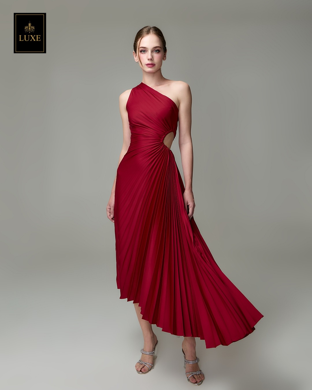 เดรสแฟชั่น เดรสเสื้อไหล่เดียว กระโปรงยาวชายเฉลียง อัดพลีททั้งตัว