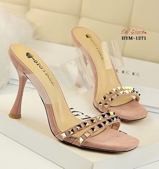 สินค้าพร้อมส่ง รองเท้าส้นสูงนำเข้าเกรดพรีเมี่ยม วัสดุผ้าสักหลาด สายคาดPUใสนิ่มอย่างดีไม่บาดเท้า ดีไซน์สายคาดด้านหน้าตกแต่งอะไหล่หมุดสีทอง เพิ่มความหรูหรา ส้นเข็ม สวมใส่ง่าย กระชับหน้าเท้า โดดเด่นไม่ซ้ำใคร งานคุณภาพดีมาก งานจริงสวยเหมือนรูปค่ะ