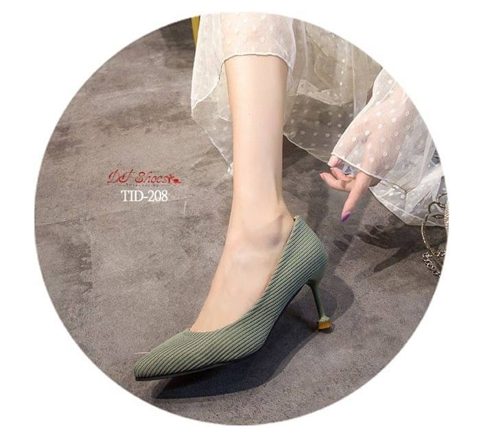 สินค้าพร้อมส่ง รองเท้าคัชชูส้นสูงหัวแหลมนำเข้า วัสดุผ้าร่อง ส้นเข็ม ใส่แล้วเท้าดูเรียวสวย คลาสสิค ใส่แมทง่ายทุกชุดทุกโอกาส