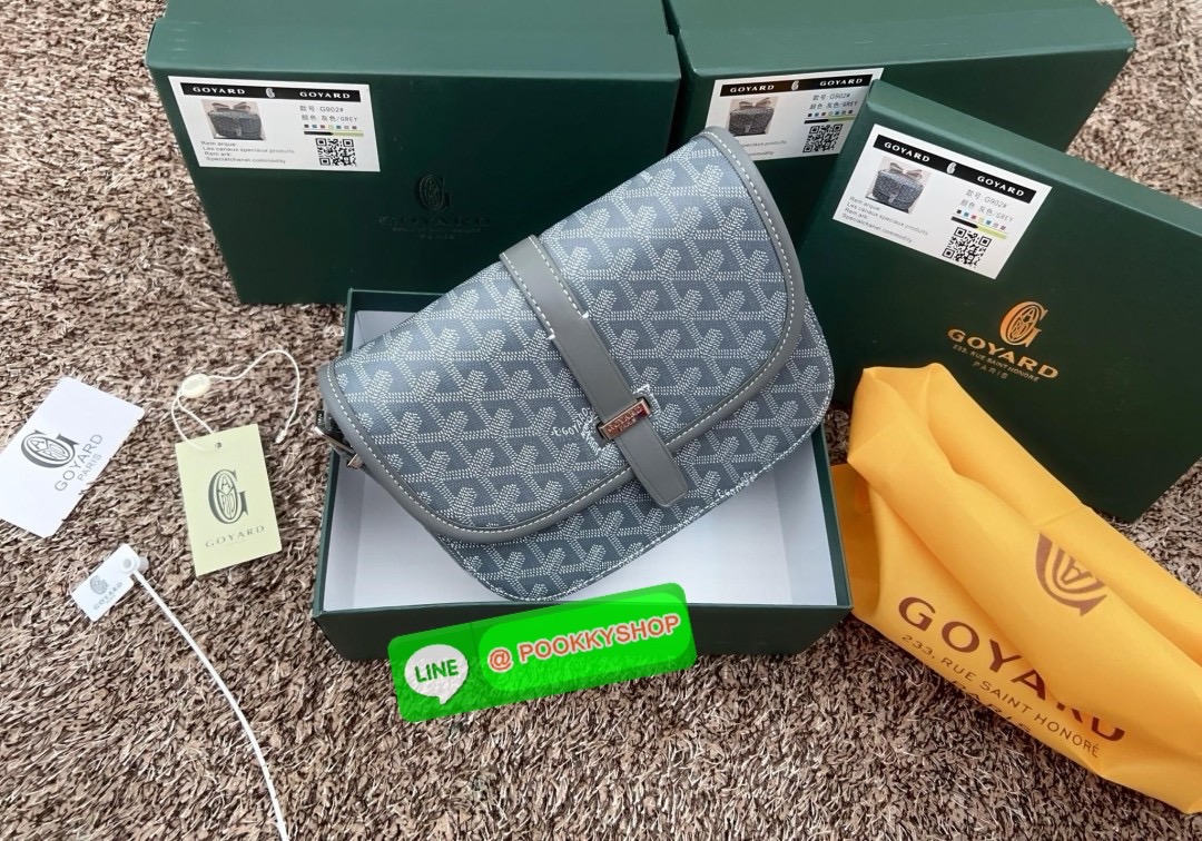 NEW NEW NEW จะเลิกฮิตกันกี่โมงค่าสำหรับรุ่นนี้ GOYARD BELVEDERE PM พร้อมส่ง! ได้ราคาดีมา จำนวนจำกัดค่ะ! 💌กระเป๋าสะพายข้างหรือครอสบอดี้ร์ หนังแท้สวย หนังมีความนิ่มในตัว น้ำหนักเบา ตอบโจทย์ได้ดีในทุกๆวันค่ะ 💌เปิด-ปิดกระเป๋า แบบตัวสอดด้านหน้า