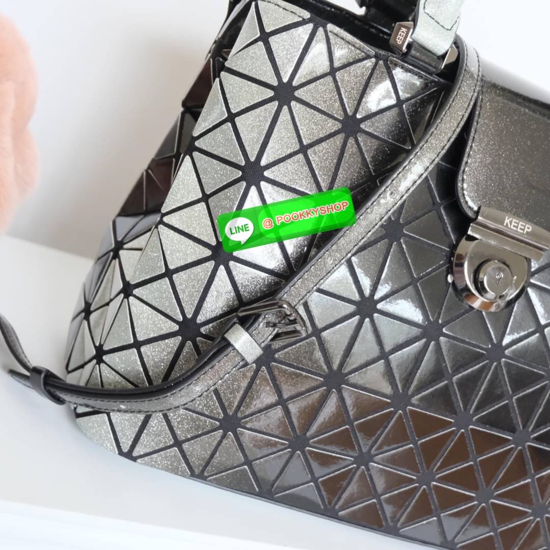 สินค้าเข้าใหม่ 𝗞𝗘𝗘𝗣 𝐀𝐋𝐈𝐙 𝗖𝗢𝗟.𝟮 ลายใหม่ ( DIAMOND PATTERN ) ทรงสวย ขายดี ขนาดกำลังดี และที่สำคัญ !! น้ำหนักเบา ไม่รอช้าทางแบรนด์เลยทำ สีใหม่มาเพิ่มลูกเล่นให้กับ