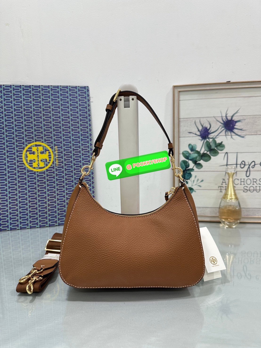 🖤 Tory Burch Thea Convertible Crossbody Bag หนังแท้นุ่ม ดีไซน์เรียบหรู พร้อมสายสะพาย 2 แบบ สวยครบทุกลุค ✨ ใบเดียวใช้ได้ทุกวัน ถือก็สวย สะพายก็คล่อง จบในใบเดียว 💼