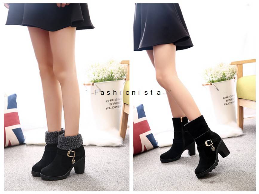 สินค้ามาใหม่ รองเท้าบู้ทหนังกำมะหยี่เนื้อดี แบบสวยเก๋ ดีไซน์มาเพื่อใช้งานได้ 2ทรง ทั้งแบบปล่อยครึ่งน่องและพับเป็นทรงสั้น ด้านในบุขนนุ่มครึ่งบู้ทไว้สำหรับพับ ด้านหน้าแต่งสายหนังคาดอะไหล่โลหะเพิ่มความโดดเด่น ถอดใส่ง่ายด้วยซิปยาว ส้นสูงจากพื้น 3นิ้วนิดๆ (ควา