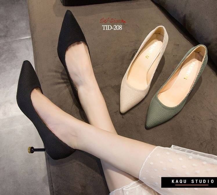 สินค้าพร้อมส่ง รองเท้าคัชชูส้นสูงหัวแหลมนำเข้า วัสดุผ้าร่อง ส้นเข็ม ใส่แล้วเท้าดูเรียวสวย คลาสสิค ใส่แมทง่ายทุกชุดทุกโอกาส