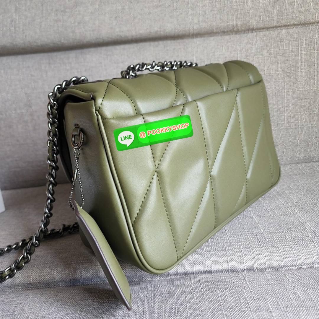COACH Pillow Madison Shoulder Bag With Quilting (COACH C8560) สวยหรูมงลงมากแม๊ กระเป๋าสะพายข้าง คอสบอดี้ หรือสะพายไหล่คู่ สายโซ่สวยหรู วัสดุหนังแท้นิ่มมือ สัมผัสแล้วรับรองหลงเลยคะ ตัวล็อคแบบ Turnlock มีซับในผ้า ภายในช่องโล่ง มีช่องซิปแยก ด้านหลังกระเป๋ามี