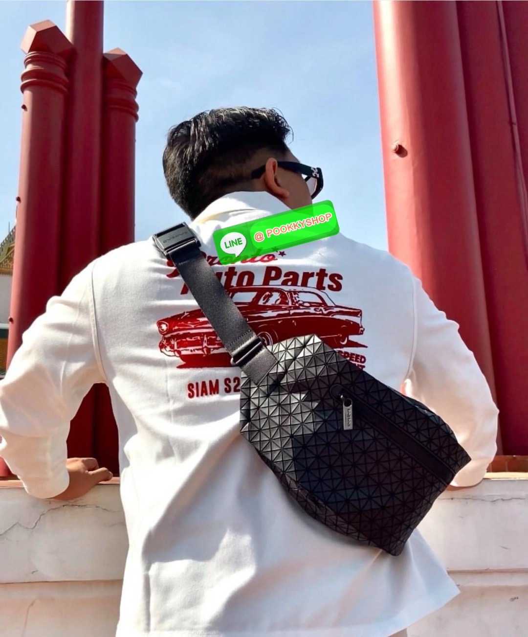 BaoBao Issey Miyake baton belt bag 🔖กระเป๋าคาดเอว/คาดอก เอกลักษณ์โดดเด่นตลอดทั้งใบ สุดเทห์ น้ำหนักเบาพกพาสะดวก 🔖วัสดุ: โพลียูรีเทนผสมหนัง 🔖เปิด-ปิดแบบซิปบน และมีช่องซิปด้านหน้า ภายในมีช่องแยกสัดส่วน 2 ช่อง ซับในผ้าไนลอน 🔖สา