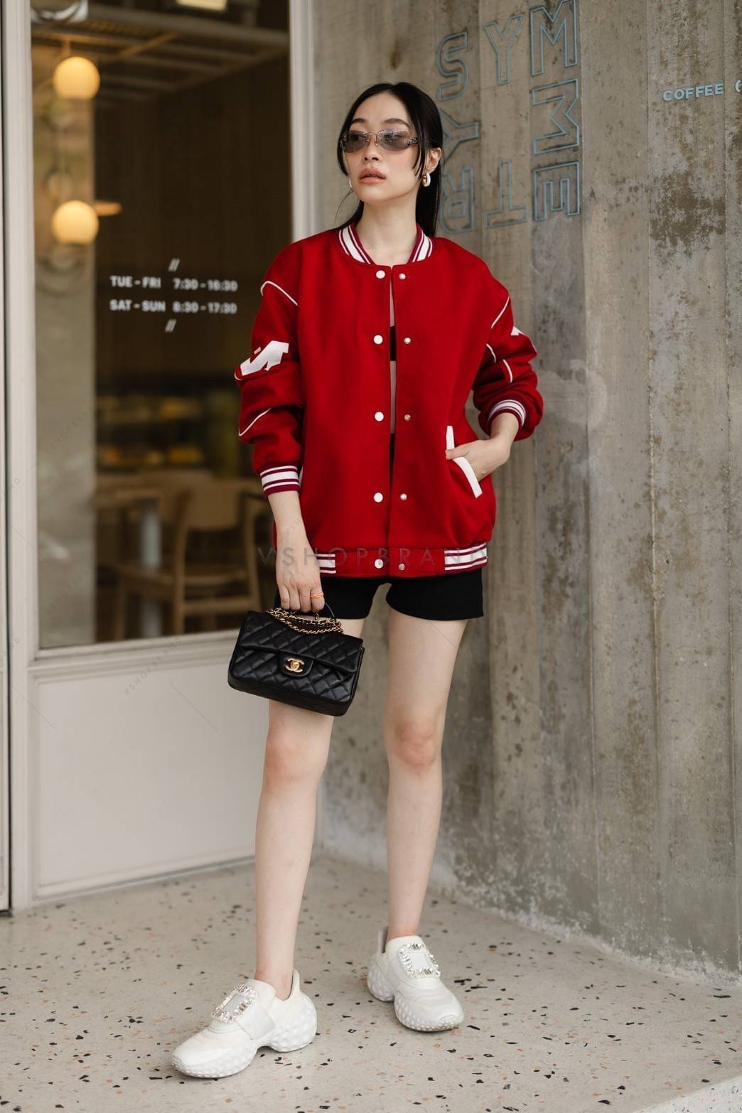 เสื้อแจ็คเก็ตเบสบอล ปักตัว M (กระเป๋าข้างใช้ได้จริง) สไตล์สาวสตรีท รุ่นนี้ผ้าเนื้อดีมากก ใส่แมทซ์กับเสื้อยืดเท่ ๆ สวยลงตัวมากค่ะ