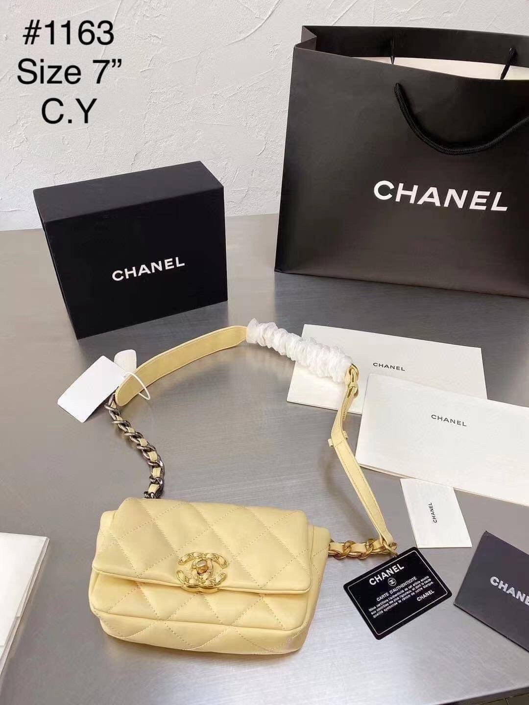 มาอีกรอบละจร้าาา รุ่นใหม่ล่าสุดตอนนี้ ต้องยกให้รุ่นนี้เลย เจ้าแม่แฟชั่นดาราเซเลป ยังเลือกใช้ ดังเปรี้งปร้าง สวยสง่าน่าใช้จริงๆ บอกเลยงานดีทำออกมาได้เหมือนต้นแบบจริงๆนุ่มมากๆๆ รุ่นนี้คาดเอวคาดอกก็ได้ เลือกสวยได้ตามใจชอบเลย งานสวย