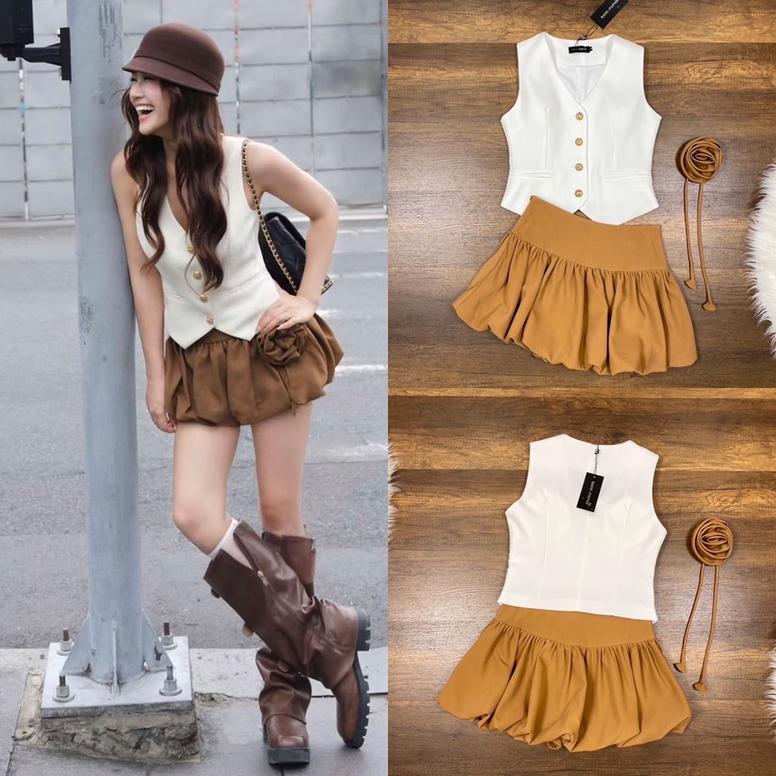 ชุดเซทแฟชั่น ชุดเซต3ชิ้น เสื้อสีขาวกระดุมหน้าสีทองสวยหรูโดดเด่น