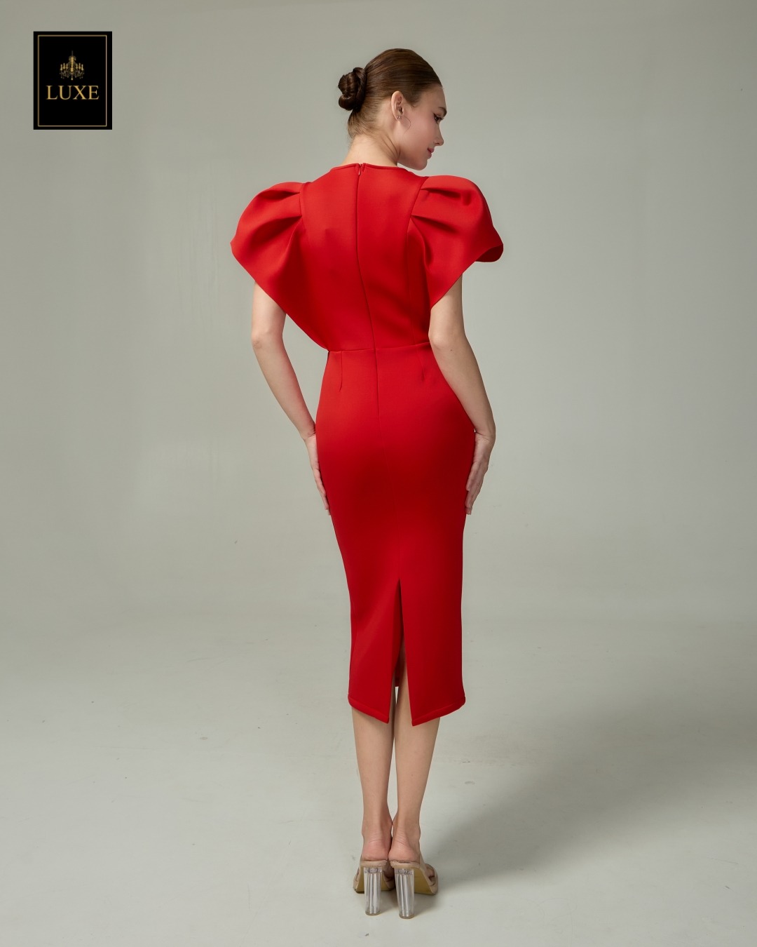 เดรสแฟชั่น เดรสเสื้อคอกลมผ่าหน้า แขนระบาย กระโปรงทรงสอบ