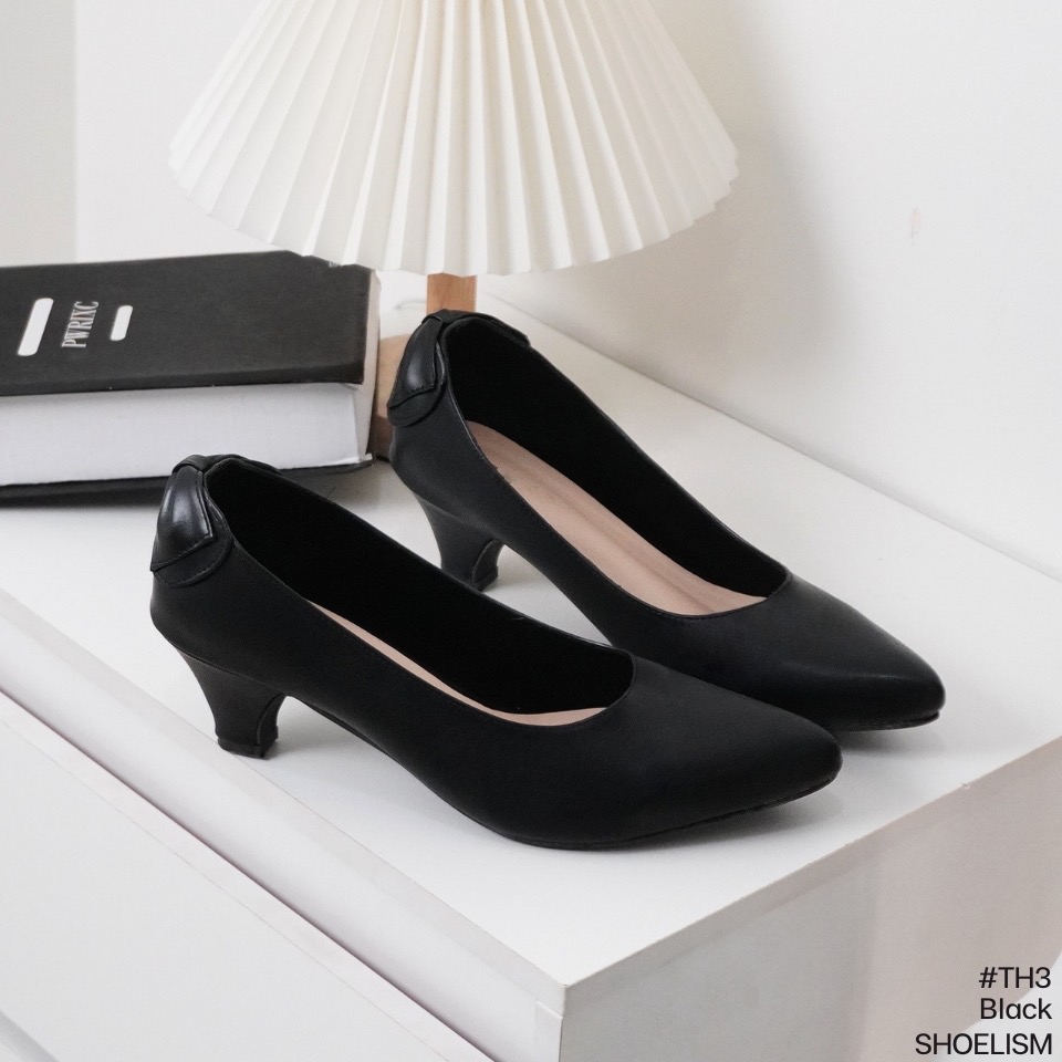 ✨New Collection รองเท้าคัทชู ดีไซน์มินิมอล ใส่แล้วขาเรียวขึ้นทันตา ใส่ทำงานก็ดูสุภาพ งานทางการก็ดูมีสไตล์ เบาสบายไม่กัดเท้า ใส่เดินทั้งวันก็ยังเริ่ด ไซซ์มีครบ 36-40 รีบจับคู่สวยก่อนหมดนะคะ!