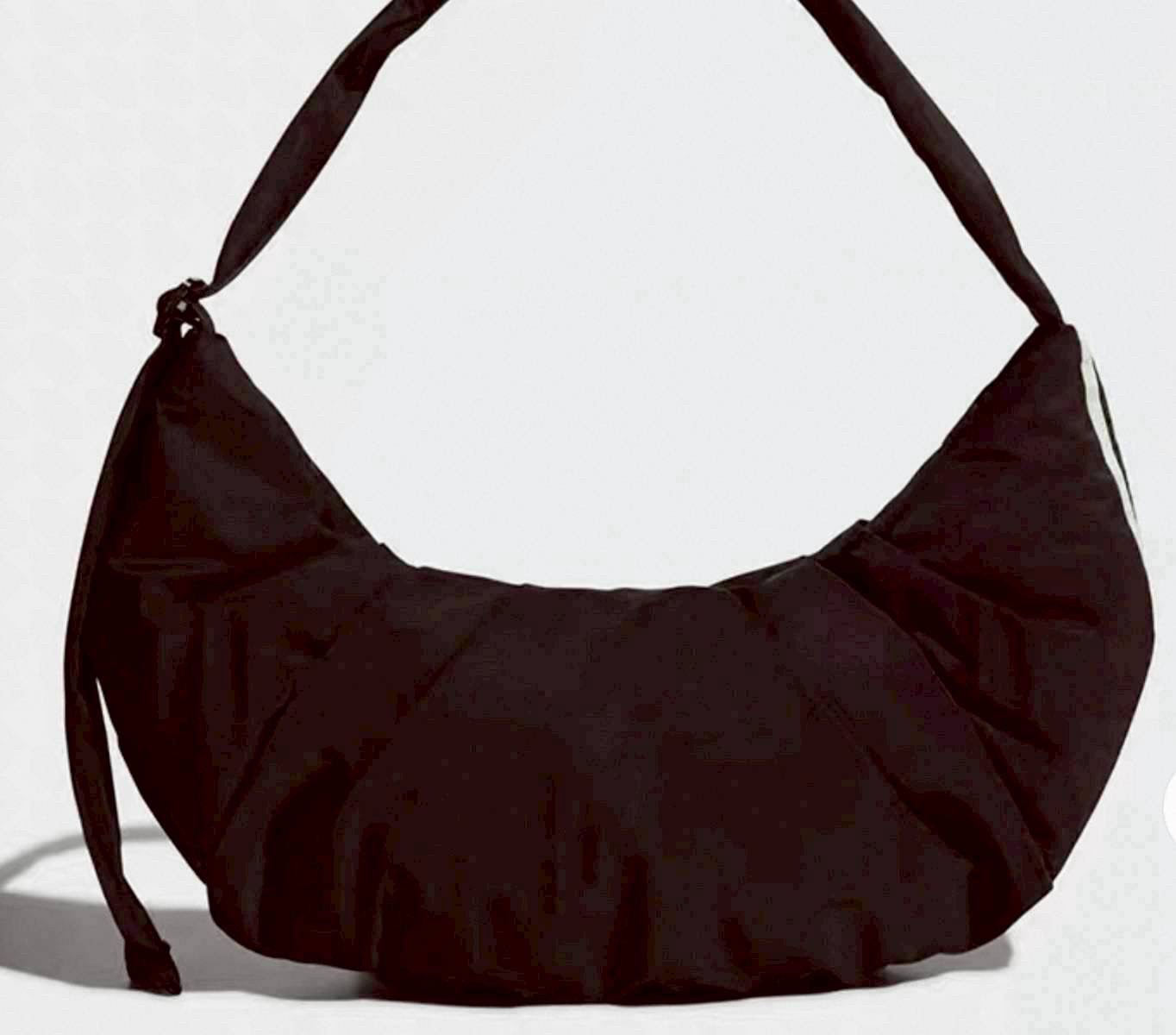 Adidas งาน 1:1 ทรงครัวซอง งานเป๊ะมาก เนื้อผ้าอย่างดีกันน้ำกันฝุ่น