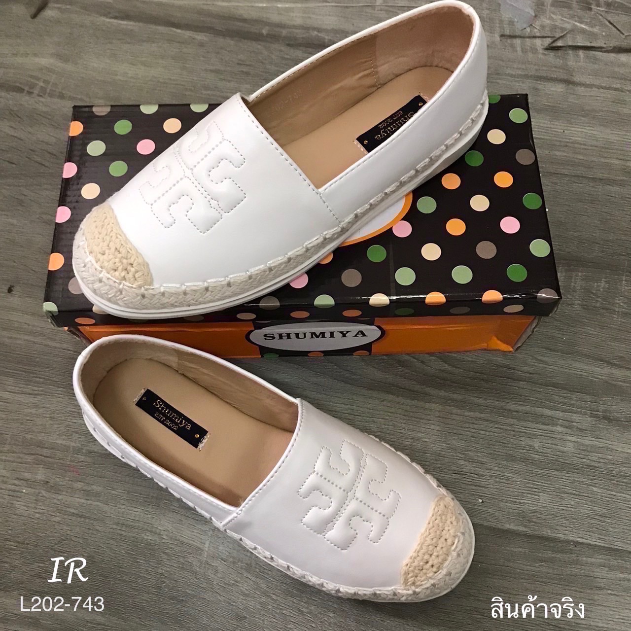รีพีทแบบขายดี!! พร้อมส่ง รองเท้า slip on หนังPUนิ่มทรงสวยปั๊มลายนูน Tory พื้นนิ่ม ขอบปอแน่น พื้นหนา 2 เซน พร้อมกล่อง งานดีใส่สวยมาก
