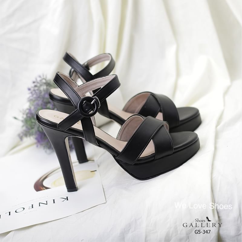 พร้อมส่ง รองเท้าส้นสูง รัดข้อเท้าด้วยตะขอเกี่ยว งานสวยมาก ส้นสูง 5 นิ้ว เสริมหน้า 1 นิ้ว ใส่แล้วสวยดูดีสุดๆ