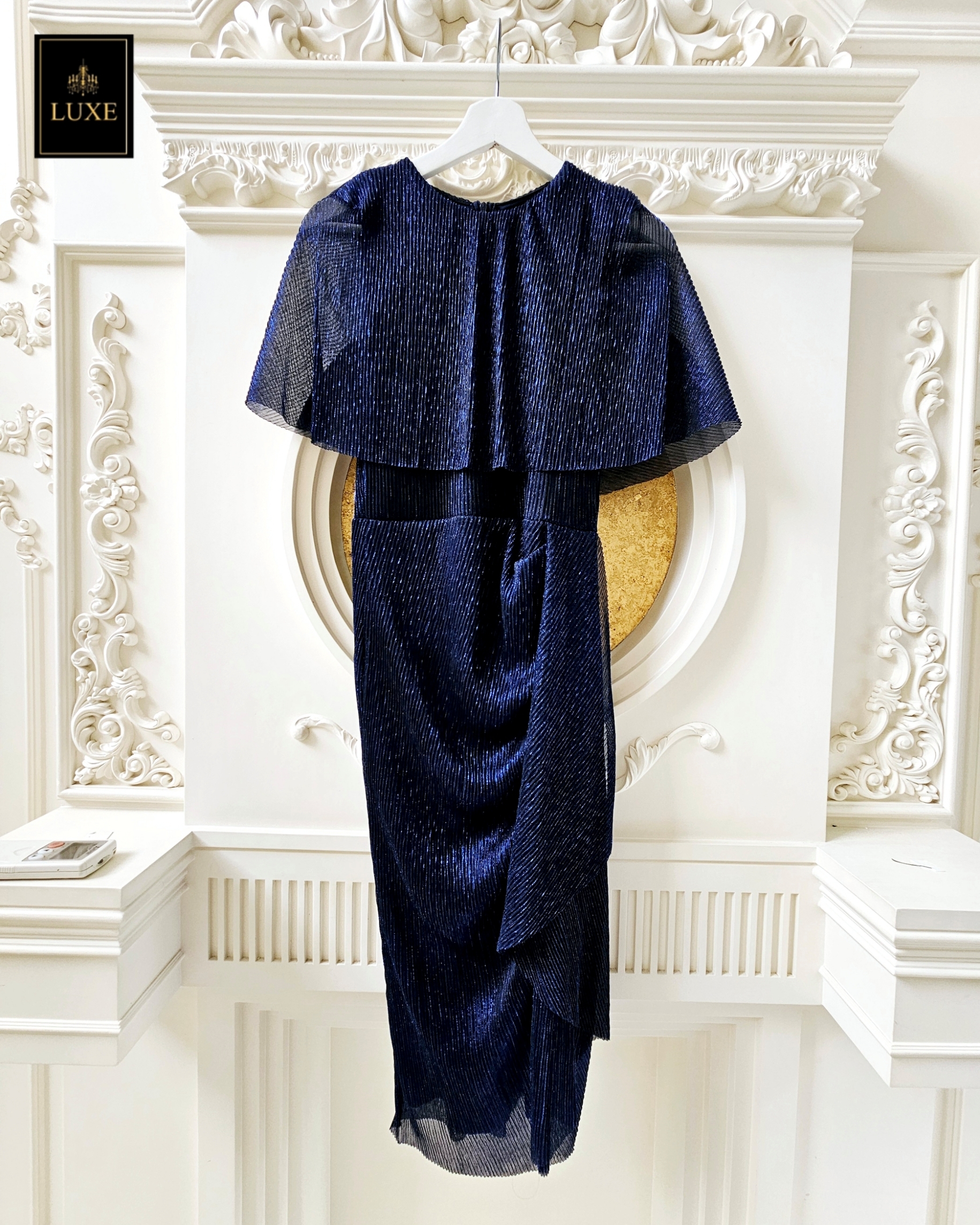 เดรสแฟชั่น เดรสเสื้อคอกลมแขนกุด ดีเทลเป็นเสื้อคลุมไหล่ในตัว