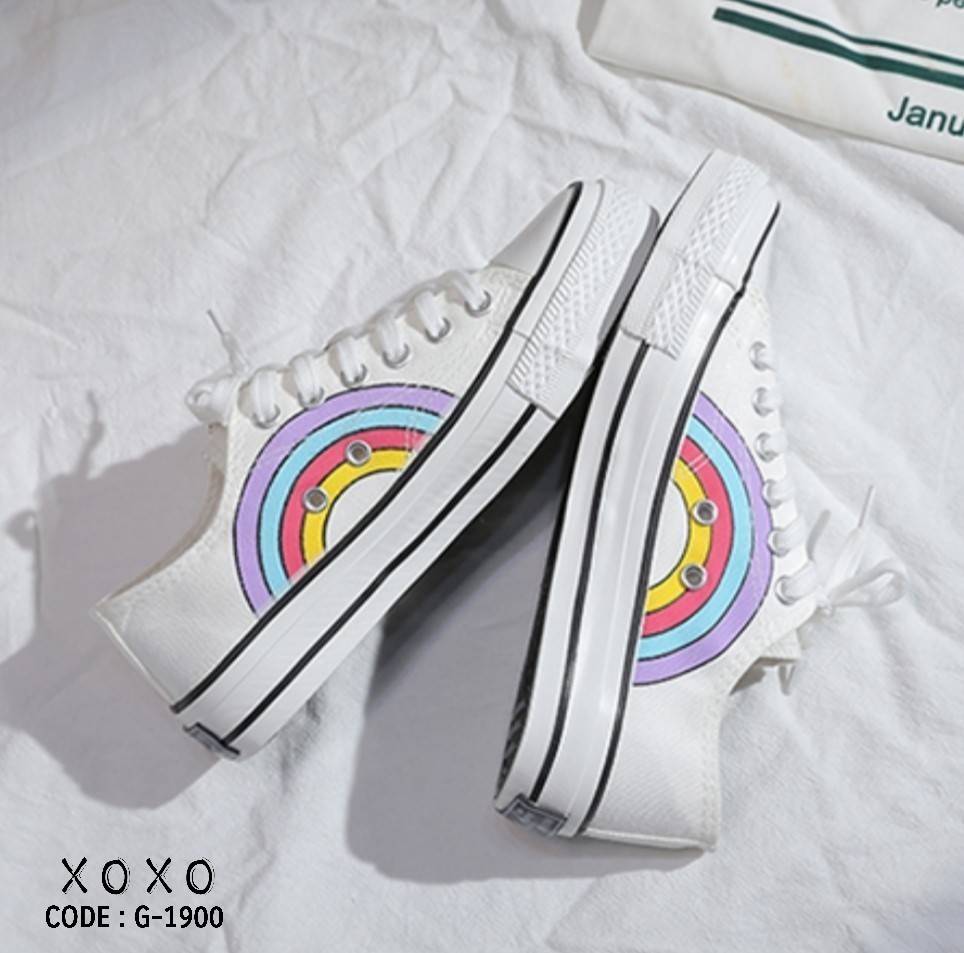 สินค้าพร้อมส่ง Little Pony ผ้าใบ งานน่ารัก สาวก Little Pony ไม่ควรพลาด งานขายดี สวมใส่สบาย กว้าง ไม่บีบหน้าเท้า ส้นเสมอ มีรูร้อยเชือดด้านบน ปรับกว้างกระชับได้ แมทส์ชุดง่าย ใส่แล้วน่ารักเลย เก๋ เก๋ วัสดุเป็นผ้าแคนวาส เป็นสกีนเนื้อลึก ทำความสะอาด ซักได้ปกติ