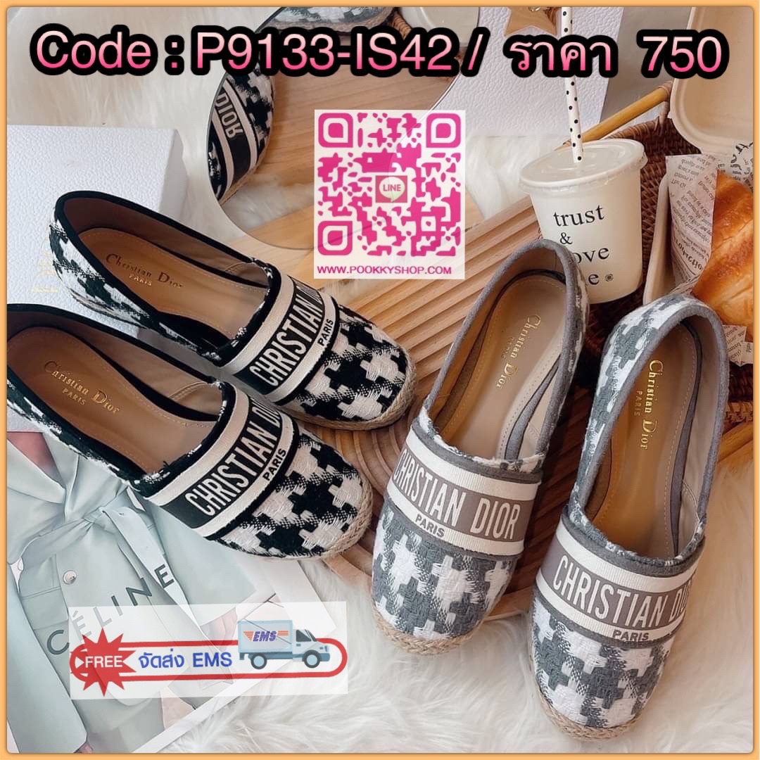 งานเข้าใหม่ พร้อมส่ง แบบใหม่ เพิ่งเข้า สลิปออนงานปอ Dior ลายใหม่ ชิโนริ ลายผ้าน่ารักมาก งานดี ปั้มแบรนด์