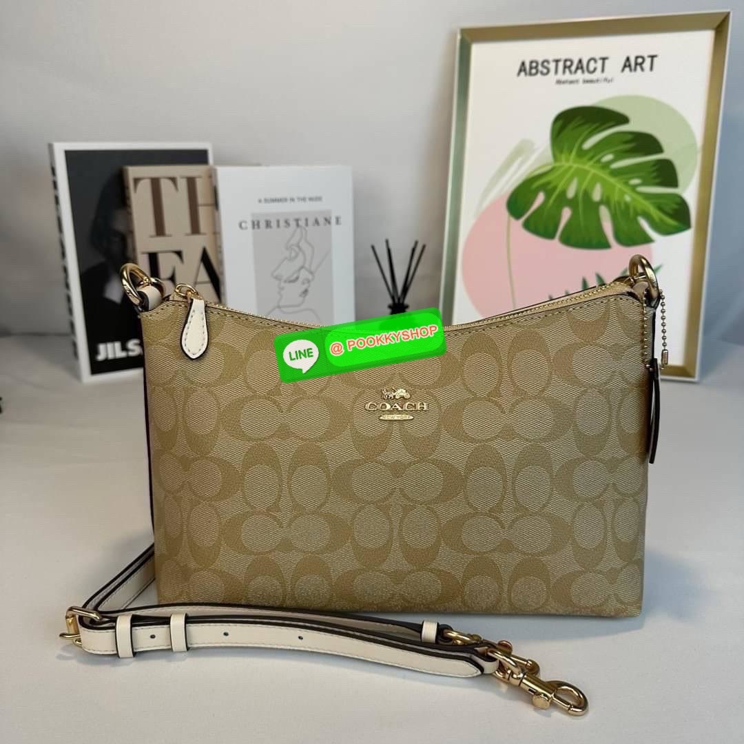 กระเป๋าสะพาย LEWIS IN SIGNATURE CANVAS ( COACH F85696) กระเป๋าหนังลาย C ผ้าใบเคลือบซิกเนเจอร์ พร้อมรายละเอียด หนัง เรียบ] ภายในกระเป๋ามัลติฟังก์ชั่น ปิดด้วยซิป ซับในผ้า