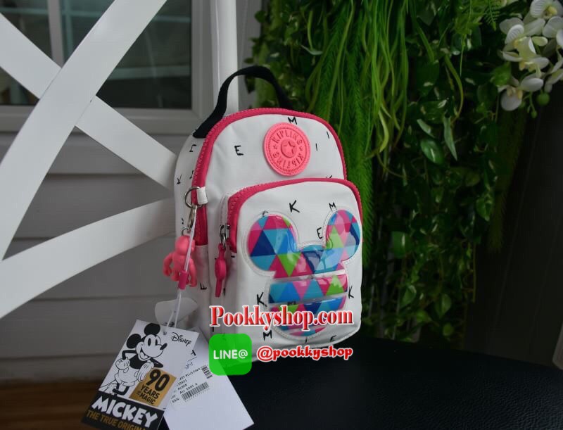 Kipling Disney’s Minnie Mouse and Mickey Mouse 3 IN 1 กระเป๋าสะพายหลัง สะพายข้าง หรือ crossbody 3 in 1 มาพร้อมพวงกุญแจลิง ด้านหน้ามีช่องซิปแยกใส่ของจุกจิก ภายในช่องหลัก มีช่องซิปใส่ของ พร้อมอีก 1 ช่องด้านใน เปิด-ปิด ด้วยซิป สะดวกใช้ พร้อมสายยาว 2 สาย สะพา