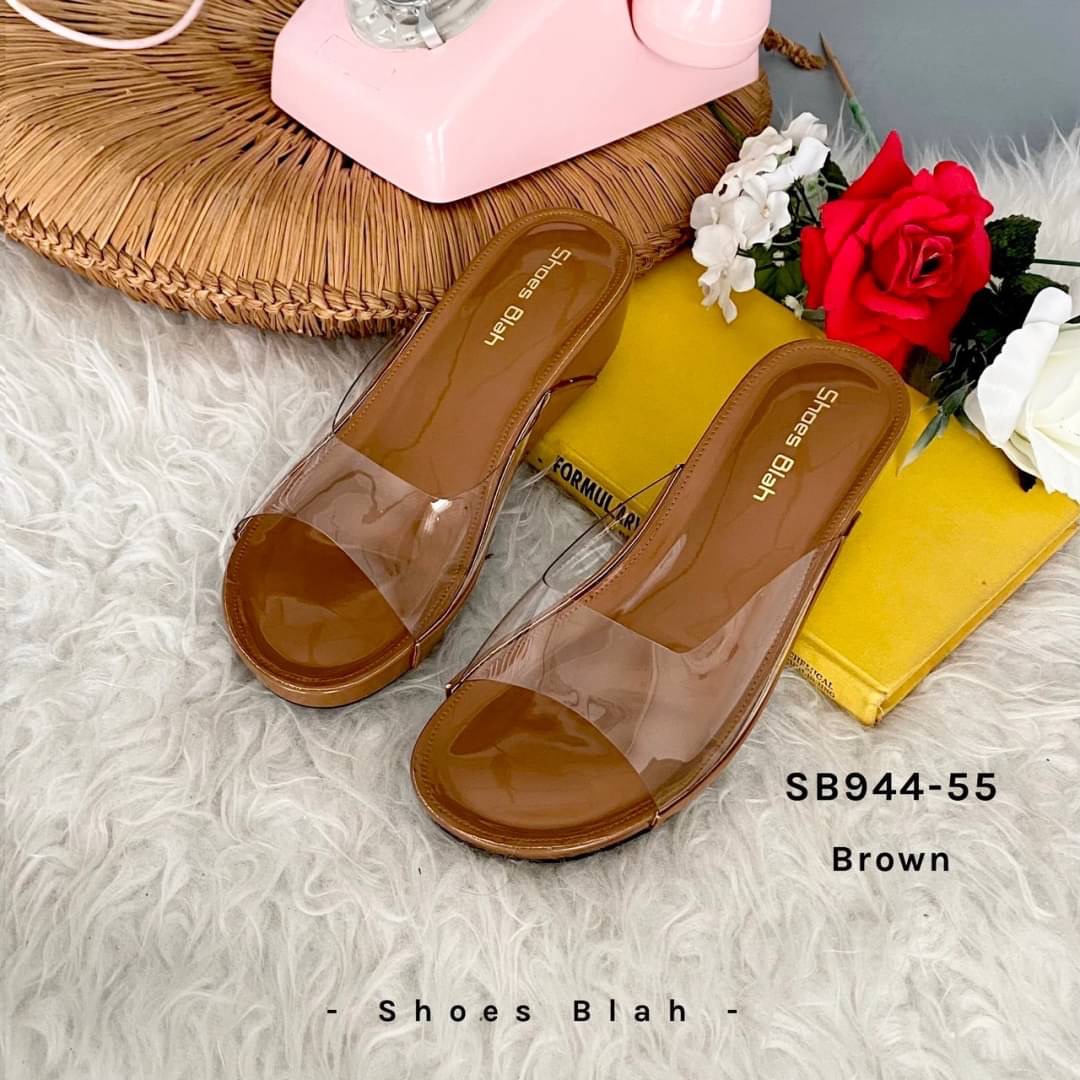 รุ่นท็อปฮิต สินค้าเข้าเพิ่มแล้วนะคะ ใครรออยู่รีบสั่งเลยจ้า รองเท้าทรงสวม วัสดุพลาสติกใสอย่างดี ไม่บาดเท้า ใส่แล้วเท้าเรียวสวย โชว์ผิวเท้า ขับผิวเท้าแลดูเงางาม พื้นนิ่ม ใส่สบายเท้า(สินค้าถ่ายจากงานจริงคะ) สูง 2 นิ้ว