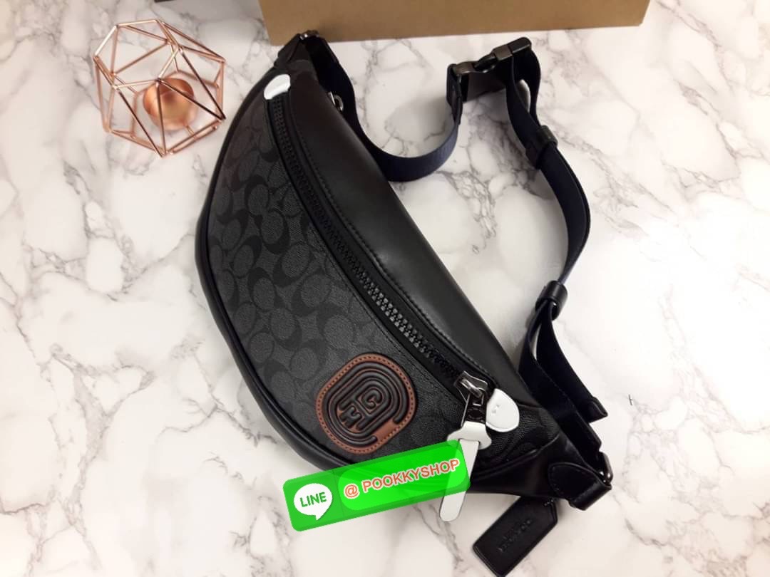 BLACK IN STOCK💥 BEST SELLER!!🔥🔥 >>>มาแล้วๆ ระดับตัวTOP รุ่นฮิต ที่ทุกคนรอคอย😎😎 COACH RIVINGTON BELT BAG IN SIGNATURE CANVAS WITH COACH PATCH(COACH 79037)🍁อย่างหล่อเลย สุดเท่ ลงตัวจริงๆ!! //⚠️