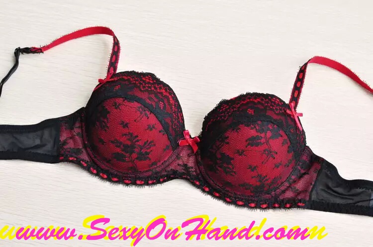 ชุดชั้นในลูกไมั สีทูโทน เกรดพรีเมี่ยม แดง แต่งซับลูกไม้ดำ ฐาน เสริมฟองน้ำ หนา~0.5 ซม แบบหรูสวยมากๆคะ Size B70/B75/C70