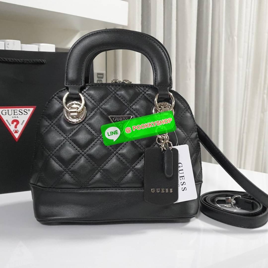 NEW ARRIVALS!! ✨ กระเป๋าถือทรงหรู GUESS CESSILY SMALL DOME SATCHEL HANDBAG วัสดุหนังสังเคราะห์นิ่มมืออะไหล่เงินทั้งใบ มีพวงกุญแจกิมมิคแบรนด์ประดับด้านหน้า เปิดปิดด้านซิปยาว ด้านในใส่กระเป๋าสตางค์ใบกลาง มือถือ ได้สะดวก พร้อมช่องซิป+ช่องใส่ของแยกให้