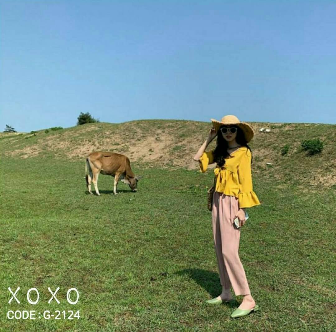 สินค้าพร้อมส่ง งานอย่างดี พร้อมกล่อง แตะสวม ใส่สบาย น้ำหนักเบา โดนน้ำได้ ด้านหน้าเชฟไล่วี ใส่แล้วเก็บทรงเท้า ดูขาเรียวยาว สีพสาเทล แมทส์ชุดง่าย มีส้นเล็กน้อยกำลังใส่สบาย วัสดุ PVC