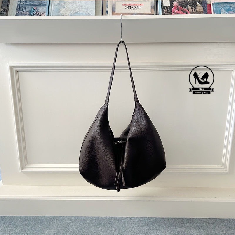 Shopping bag Korea style ▪️กระเป๋าสะพายไหล่ทรงย่าม มีซิปปิดมิดชิด วัสดุเป็นหนังพียูนิ่ม (PU leather) ใบใหญ่ใส่ของได้จุใจ