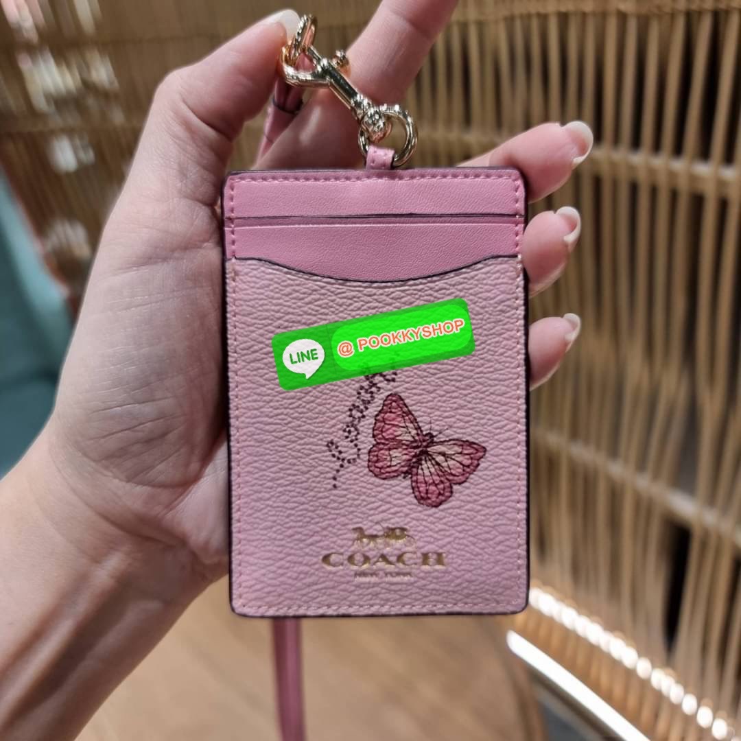 กระเป๋าใส่บัตรคล้องคอ Coach card holder ราคาพิเศษสุดๆ!!! ของหายาก!! ง่ายๆแบบไม่ธรรมดา!! คลาสสิคแต่มีดีเทลโดดเด่น!! กระเป๋าถนอมบัตร พร้อมสายคล้องคอ ดีไซน์ลวดลายสวย ดูดีทุกแบบ ใช้งานง่าย พกพาสะดวก จะใส่บัตรพนักงาน บัตรเครดิต บัตรปชช. ใบขับขี่ และบัตรอื่นๆที