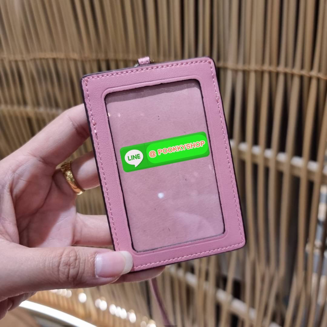 กระเป๋าใส่บัตรคล้องคอ Coach card holder ราคาพิเศษสุดๆ!!! ของหายาก!! ง่ายๆแบบไม่ธรรมดา!! คลาสสิคแต่มีดีเทลโดดเด่น!! กระเป๋าถนอมบัตร พร้อมสายคล้องคอ ดีไซน์ลวดลายสวย ดูดีทุกแบบ ใช้งานง่าย พกพาสะดวก จะใส่บัตรพนักงาน บัตรเครดิต บัตรปชช. ใบขับขี่ และบัตรอื่นๆที