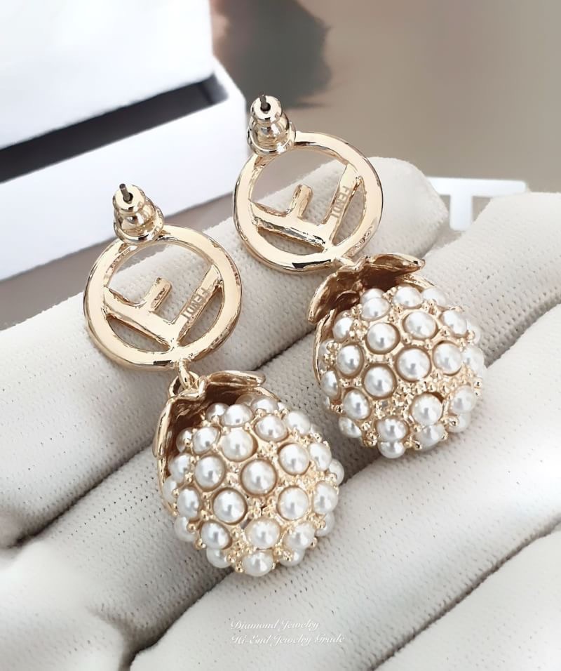 Super Hi-End Quality !!!! ((งาน 1:1 เหมือนในช็อปมากที่สุดในท้องตลาด)) Fendi Earring ต่างหู Fendi งาน 1:1 เหมือนของแท้เป๊ะๆค่ะ ตัวเรือนสีทอง รับรองงานสวยมากกกกก ดูหรู ดูผู้ดีสุดๆ งานดี ตัวเรือนคุณภาพดีมากๆมากๆคะรับประกันความพอใจเลยค่ะ ตัวเรือนสีทองเงา ไฮโซ