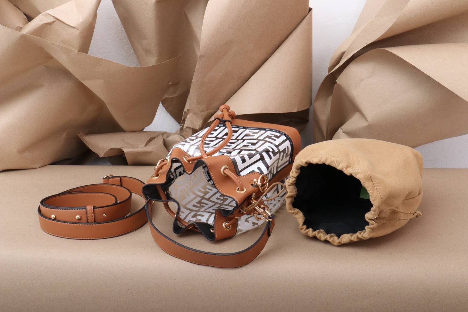 มาอีกรอบละจร้าา สวยกราบมากแม่.. ทนกระแสไม่ไหวจริงๆ ไม่มีไม่ได้แล้ว สวยเกร็งจนหายใจแทบไม่ออก งานสวยมาก ตัวพสาสติกใสอย่างหนา อะหลั่ยปั๊มทุกจุด รักเลยรุ่นนี้