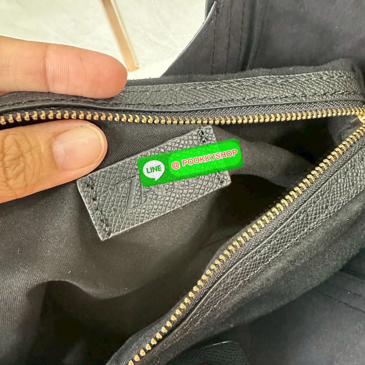 ZARA MINI CITY BAG WITH TOPSTITCHING กระเป๋าถือ /สะพายข้างยกระดับลุคของคุณด้วยกระเป๋ามินิซิตี้ดีไซน์โมเดิร์น โดดเด่นให้กับทุกสไตล์การแต่งตัว